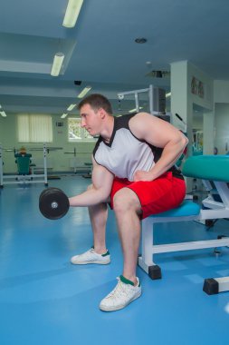 adam dumbbell ile eğitim