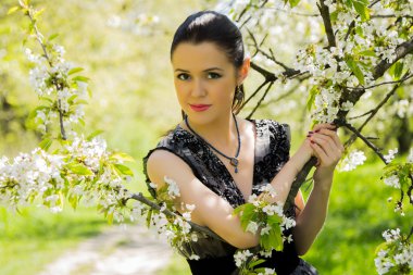 Bahar arka planda kadın