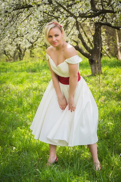 Blonde on the nature — Stock Photo, Image