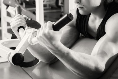 Spor salonundaki adam..