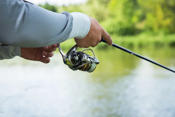 Hombre pescando — Foto de Stock