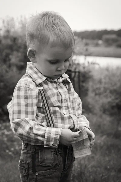 Little boy on nature — Stock Photo, Image