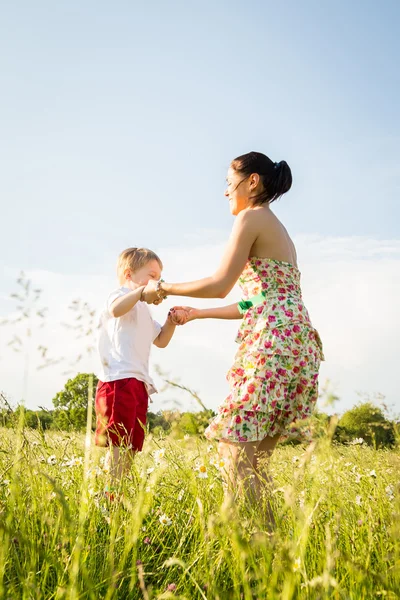 Mãe e filho — Fotografia de Stock