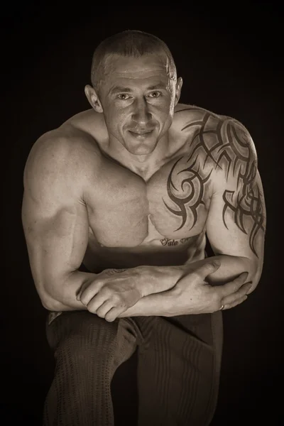 Μυών άνθρωπος με το τατουάζ — Φωτογραφία Αρχείου