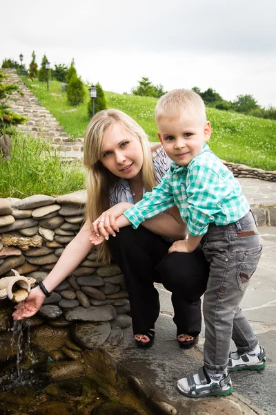 Mutter und Sohn — Stockfoto