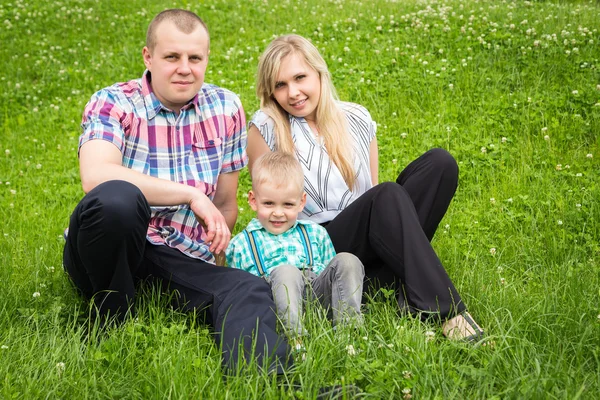 Lycklig familj — Stockfoto