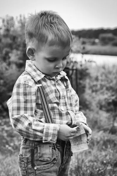 Little boy on nature — Stock Photo, Image