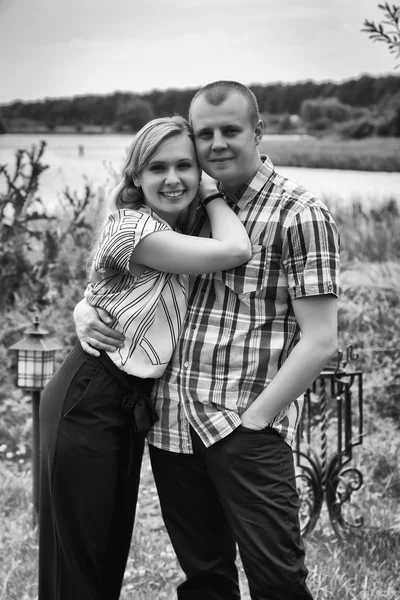 Happy couple on the nature — Stock Photo, Image