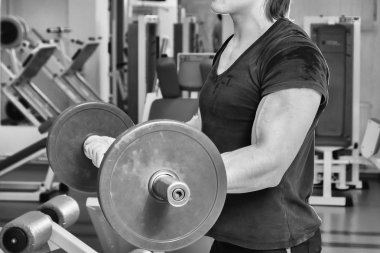 Spor salonundaki adam..