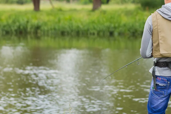 Hombre pescando — Foto de Stock