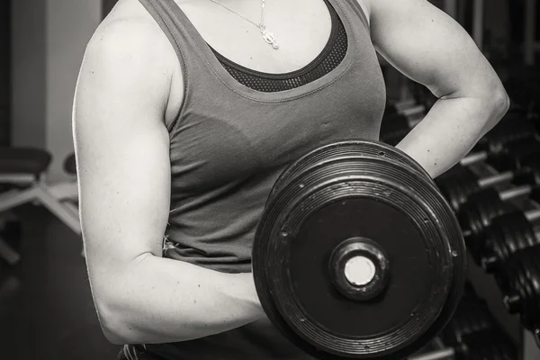 Tjej på gym — Stockfoto