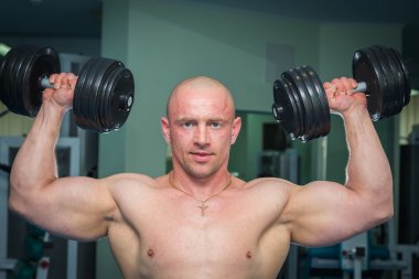 adam dumbbells ile eğitim