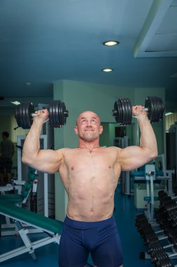 adam dumbbells ile eğitim