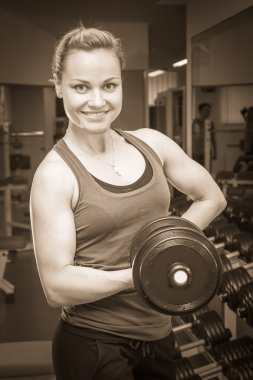 kadın holding halter