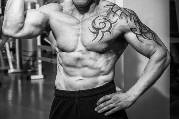 Man in gym — Stock Photo, Image