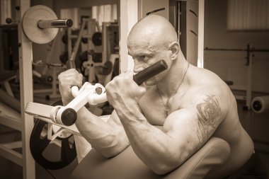 Eğitim Simülatörü üzerinde adam