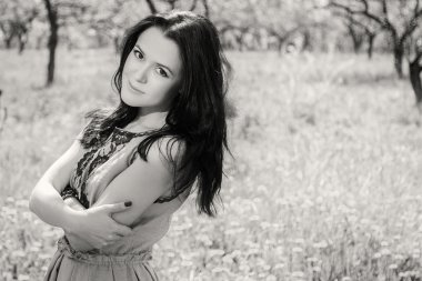 Bahar arka planda kadın