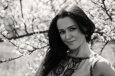 Bahar arka planda kadın