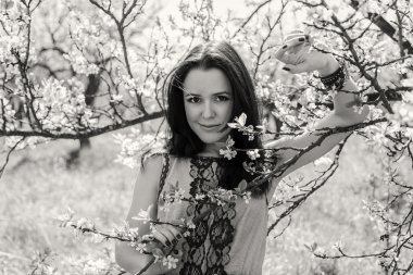 Bahar arka planda kadın