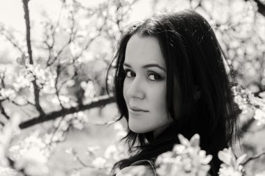 Bahar arka planda kadın