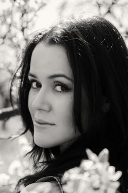 Bahar arka planda kadın