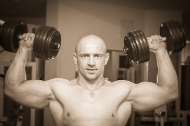 adam dumbbells ile eğitim