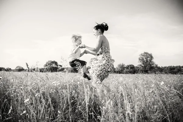 Madre e hijo —  Fotos de Stock