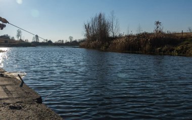 Balık tutmaya. Gölde alabalık avı