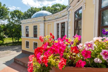 Erken klasiklik tarzında güzel bir malikane.