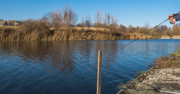 Fisherman Rod Spinning Reel Lake — Stock Photo, Image