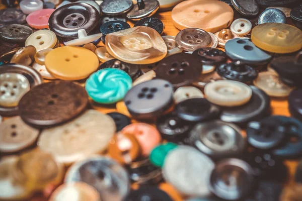 Bottoni Diversi Uno Sfondo Tessuto — Foto Stock