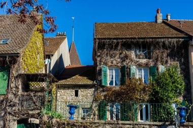 İsviçre 'nin Lavaux eyaletinin antik mimarisi.
