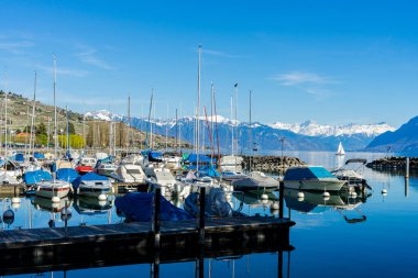 Cenevre Gölü kıyılarında yatlar