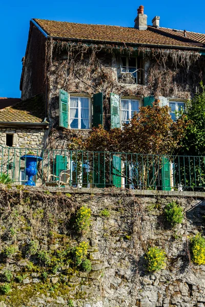İsviçre 'nin Lavaux eyaletinin antik mimarisi.
