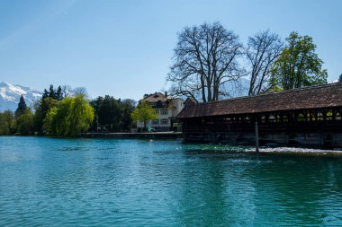Thun, İsviçre. Antik mimari ve güzel manzara