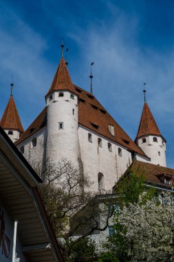 Thun, İsviçre. Antik mimari ve güzel manzara