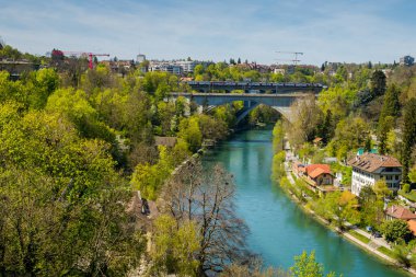 Baharda Bern şehrinin muhteşem manzarası.