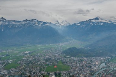 Bernese Alpleri 'nin inanılmaz manzarası. Arka plan doğa, özgürlük