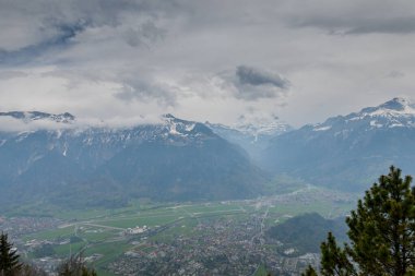 Bernese Alpleri 'nin inanılmaz manzarası. Arka plan doğa, özgürlük