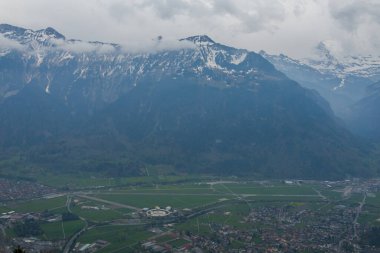 Bernese Alpleri 'nin inanılmaz manzarası. Arka plan doğa, özgürlük