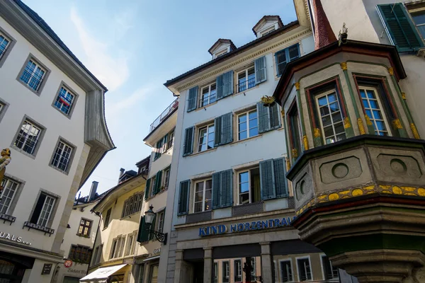 美丽的瑞士城市索洛瑟恩街道建筑 — 图库照片