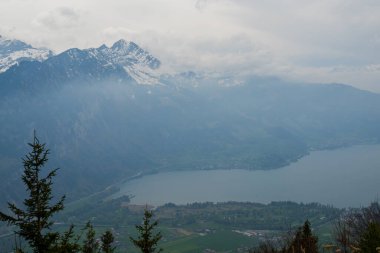 Bernese Alpleri 'nin inanılmaz manzarası. Arka plan doğa, özgürlük
