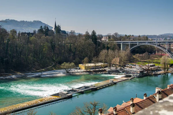 Güzel İsviçre şehri Bern, mimari, sokak manzarası