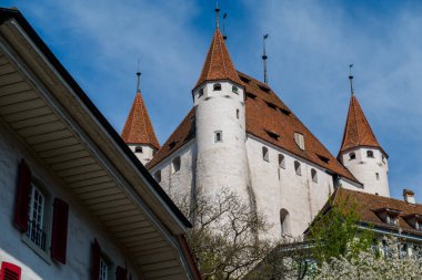 Thun, İsviçre. Antik mimari ve güzel manzara