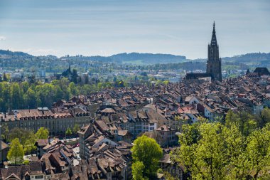 Baharda Bern şehrinin muhteşem manzarası.