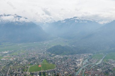 İsviçre 'deki Harder Kulm Dağı' ndan inanılmaz bir manzara. nefes kesici manzaralar.