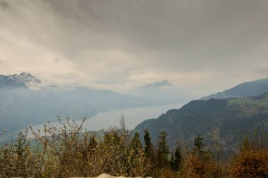 Bernese Alpleri 'nin inanılmaz manzarası. Arka plan doğa, özgürlük