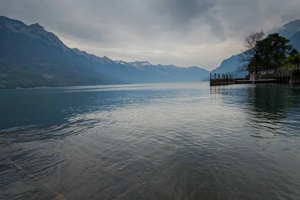 Bellissimo Paesaggio Sulle Rive Del Lago Brienne Calma Superficie Dell — Foto Stock