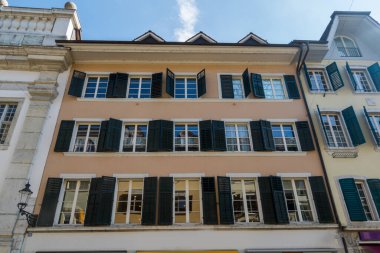 Güzel İsviçre şehri Solothurn. Sokak mimarisi, manzaralar
