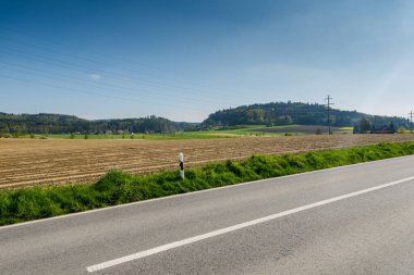 Emmental bölgesinin muhteşem manzaraları ve manzaraları. Tarım alanları